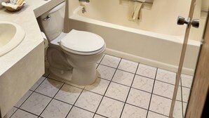 Double Room, Non Smoking | Bathroom