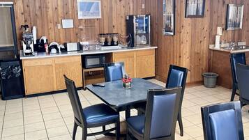 Free daily continental breakfast