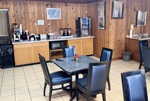 Unclassified image, 3 of 12, button - Travel Inn (Watertown)