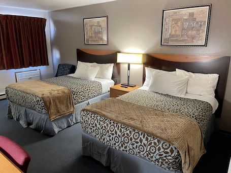 Double Room, Non Smoking | Iron/ironing board, rollaway beds, free WiFi