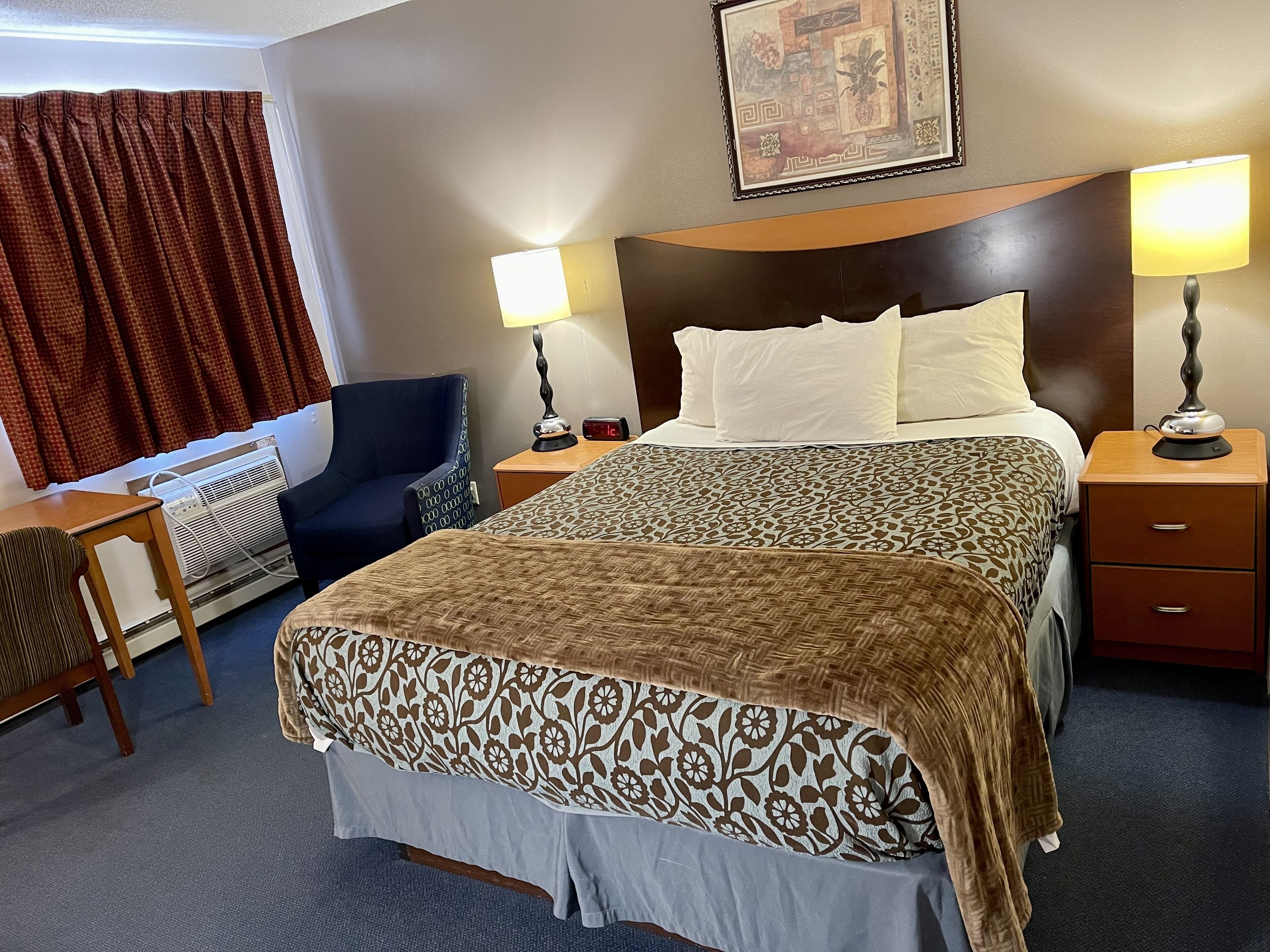 Room, Non Smoking | Iron/ironing board, rollaway beds, free WiFi