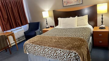 Room, Non Smoking | Iron/ironing board, rollaway beds, free WiFi