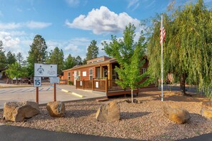 Vista frontal de la propiedad