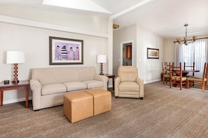 Cabin, 2 Bedrooms, Kitchen | In-room dining