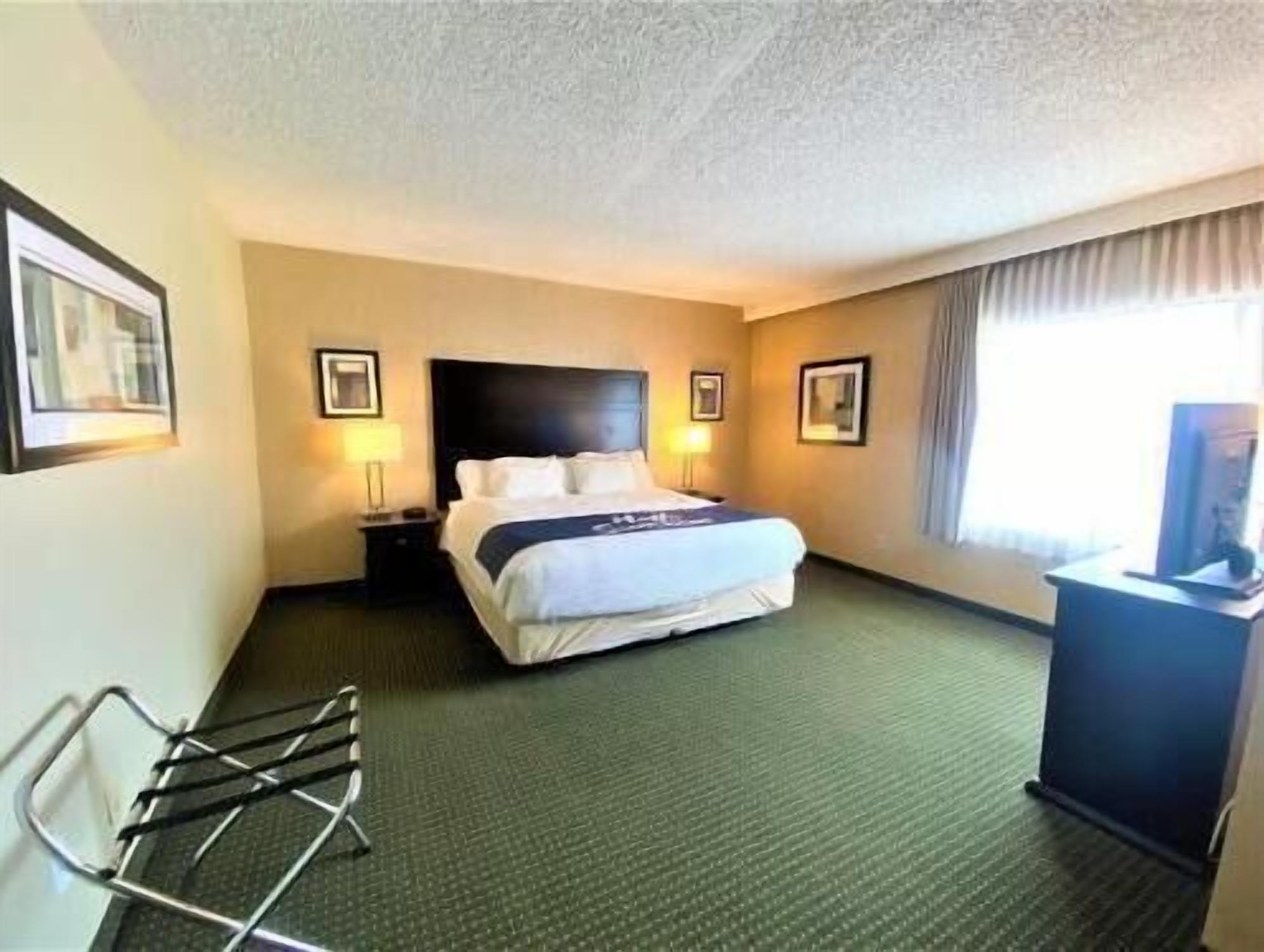 Desk, iron/ironing board, free cots/infant beds, rollaway beds