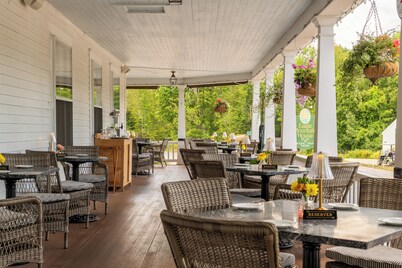 Eagle Mountain House & Golf Club