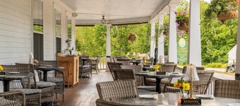 Eagle Mountain House & Golf Club