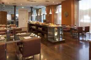Daily buffet breakfast (EUR 17.60 per person) - AC Hotel Palacio Universal by Marriott (Vigo)