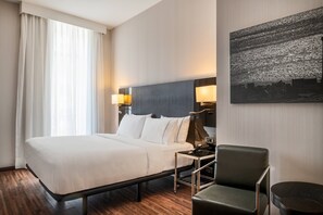 Superior Room, 1 King Bed | 1 bedroom, minibar, in-room safe, desk - AC Hotel Palacio Universal by Marriott (Vigo)