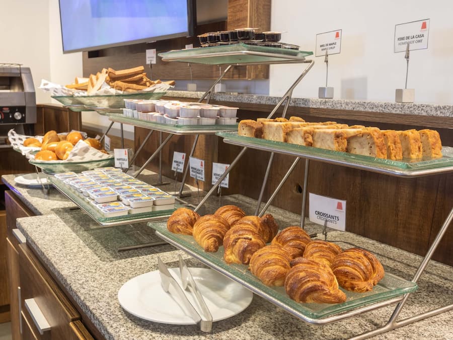 Free daily continental breakfast
