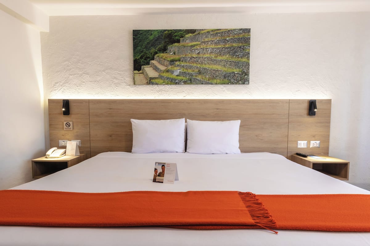 Superior Room, 1 Queen Bed | 1 bedroom, in-room safe, desk, soundproofing