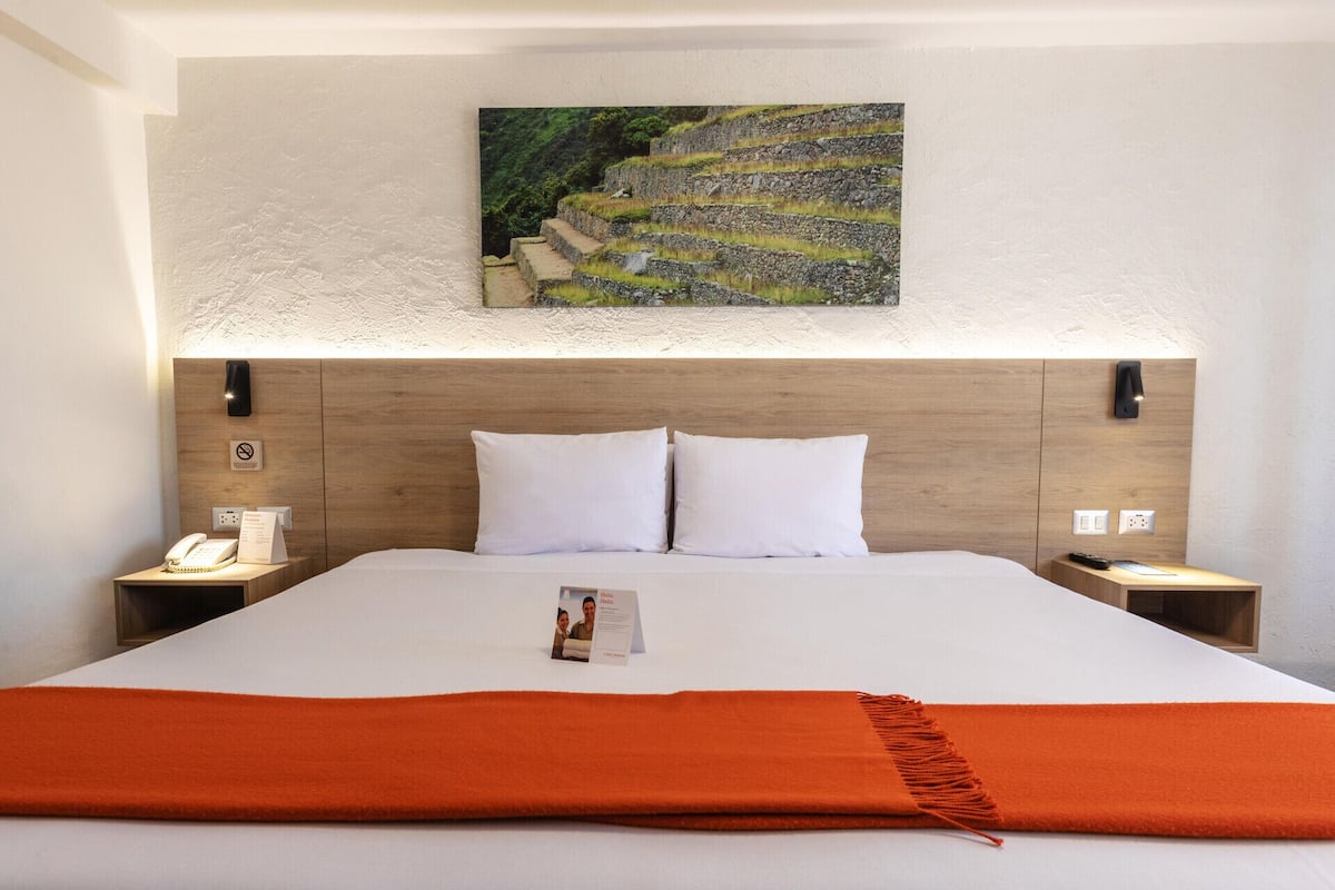 1 bedroom, in-room safe, desk, soundproofing