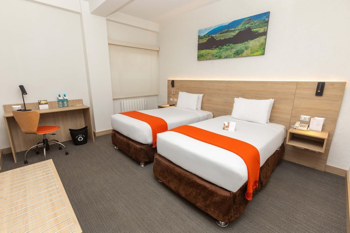1 bedroom, in-room safe, desk, soundproofing