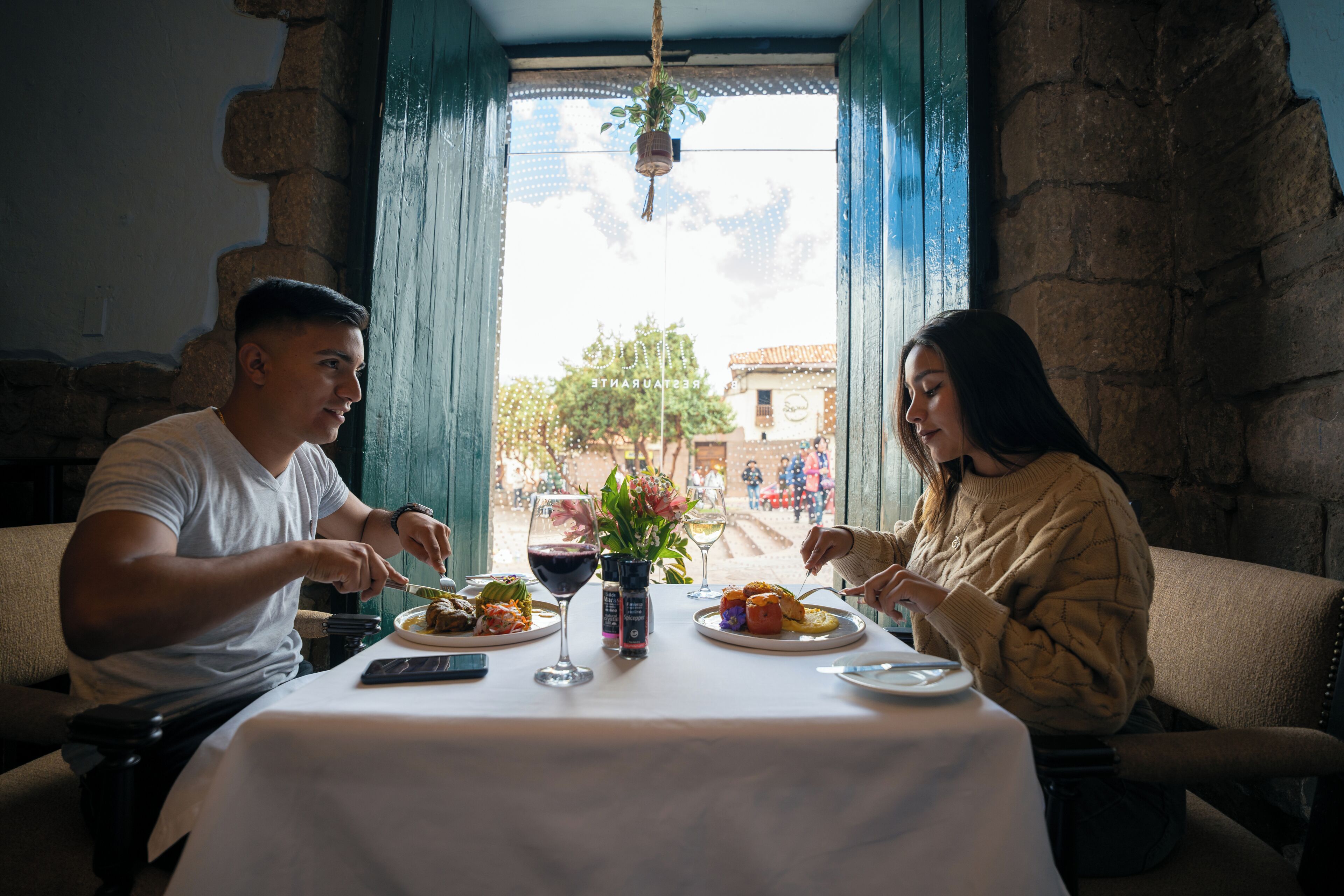 Breakfast, lunch and dinner served