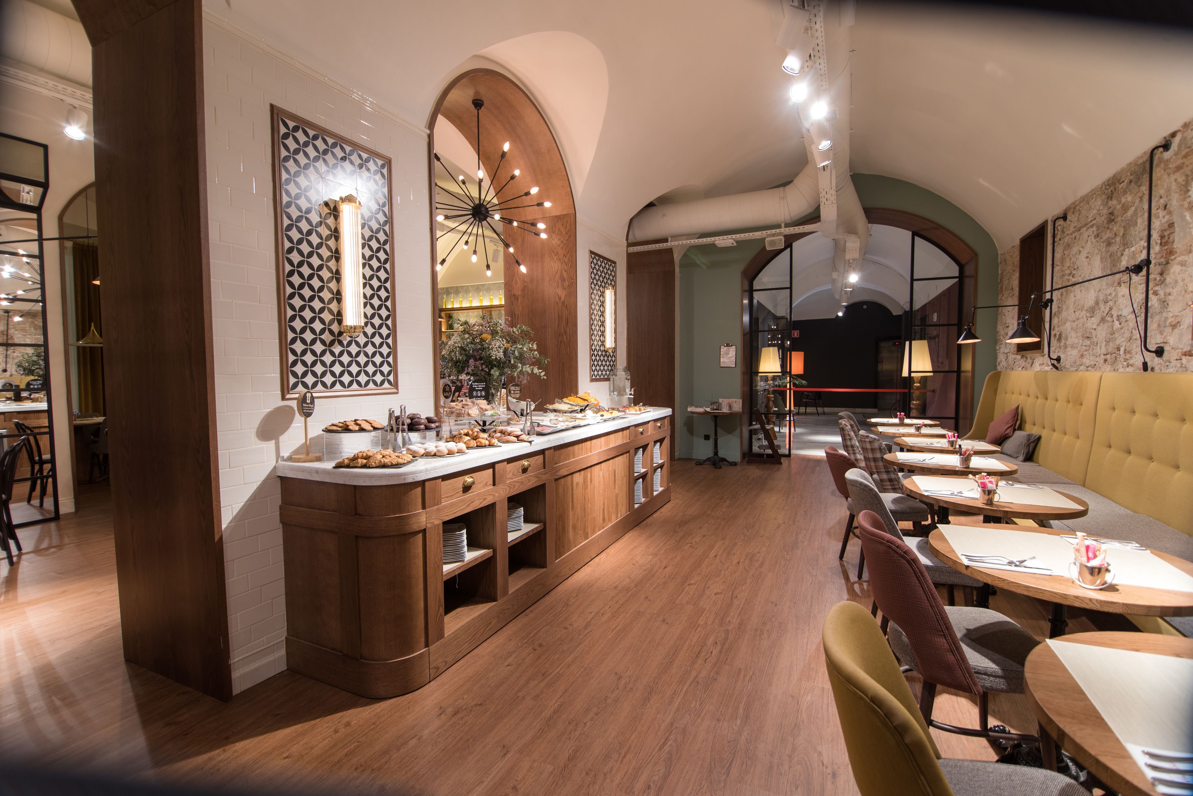 daily buffet breakfast (eur 16 per person)