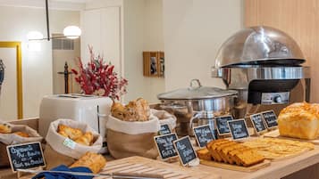Tägliches Frühstücksbuffet gegen Gebühr