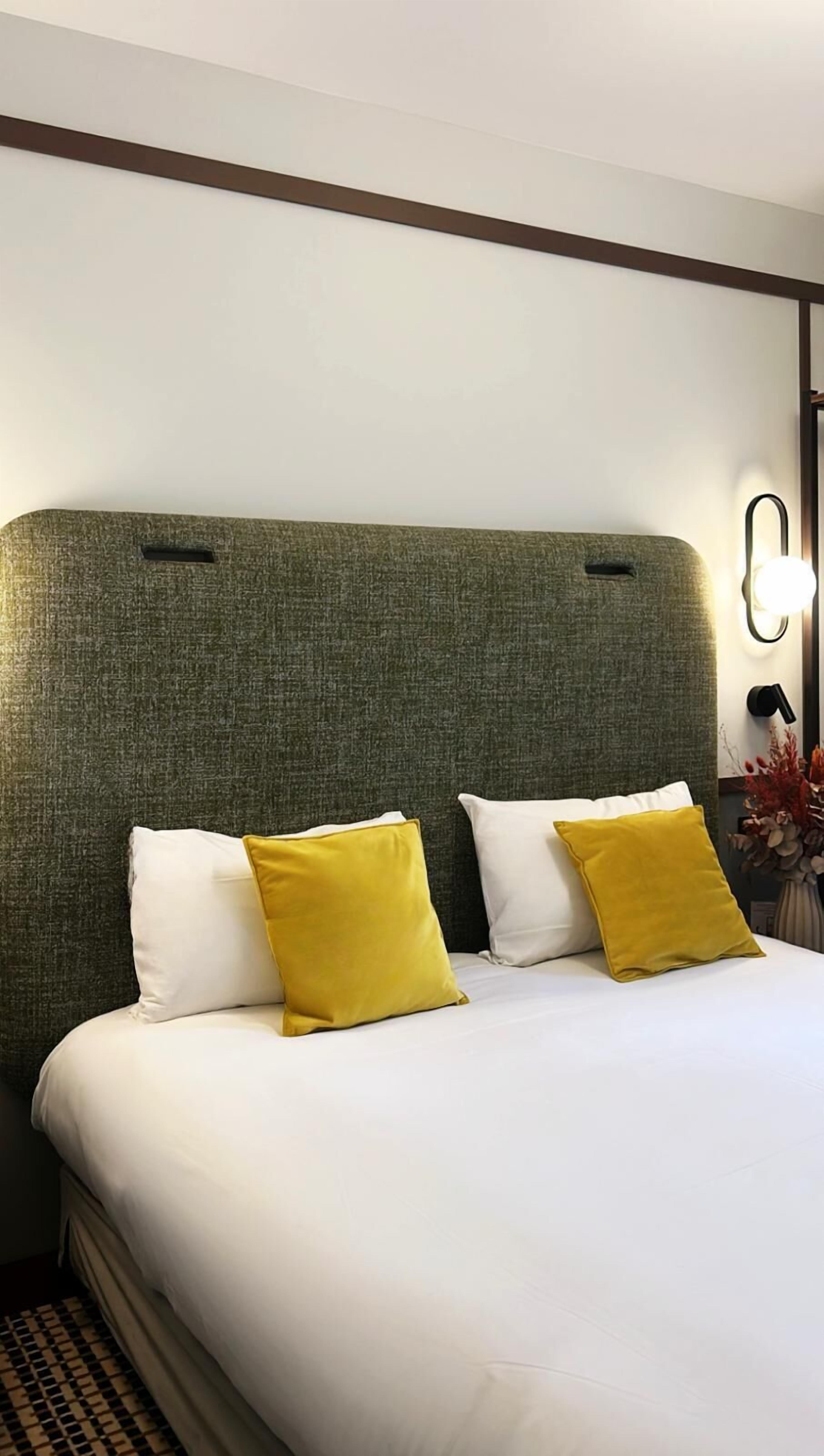 standard room, 1 queen bed, non smoking | 1 bedroom, individually furnished, desk, blackout curtains