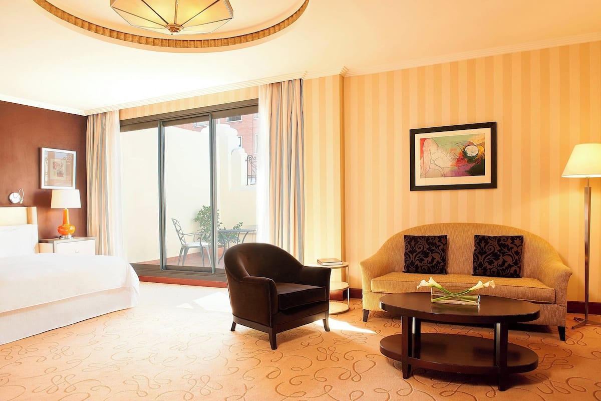 1 bedroom, premium bedding, minibar, in-room safe
