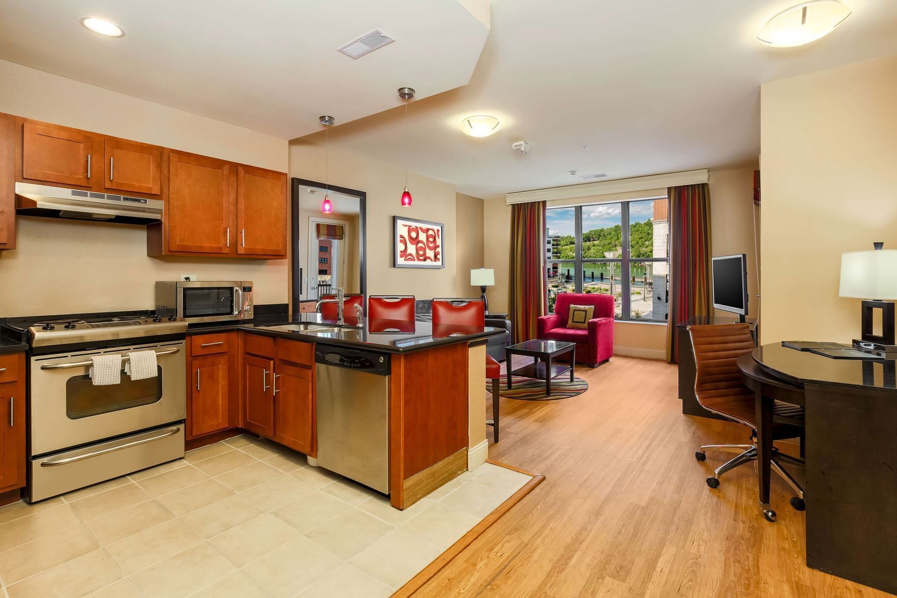 Private kitchen | Fridge, coffee/tea maker