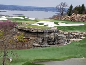 Point of interest - Hilton Promenade at Branson Landing (Branson)