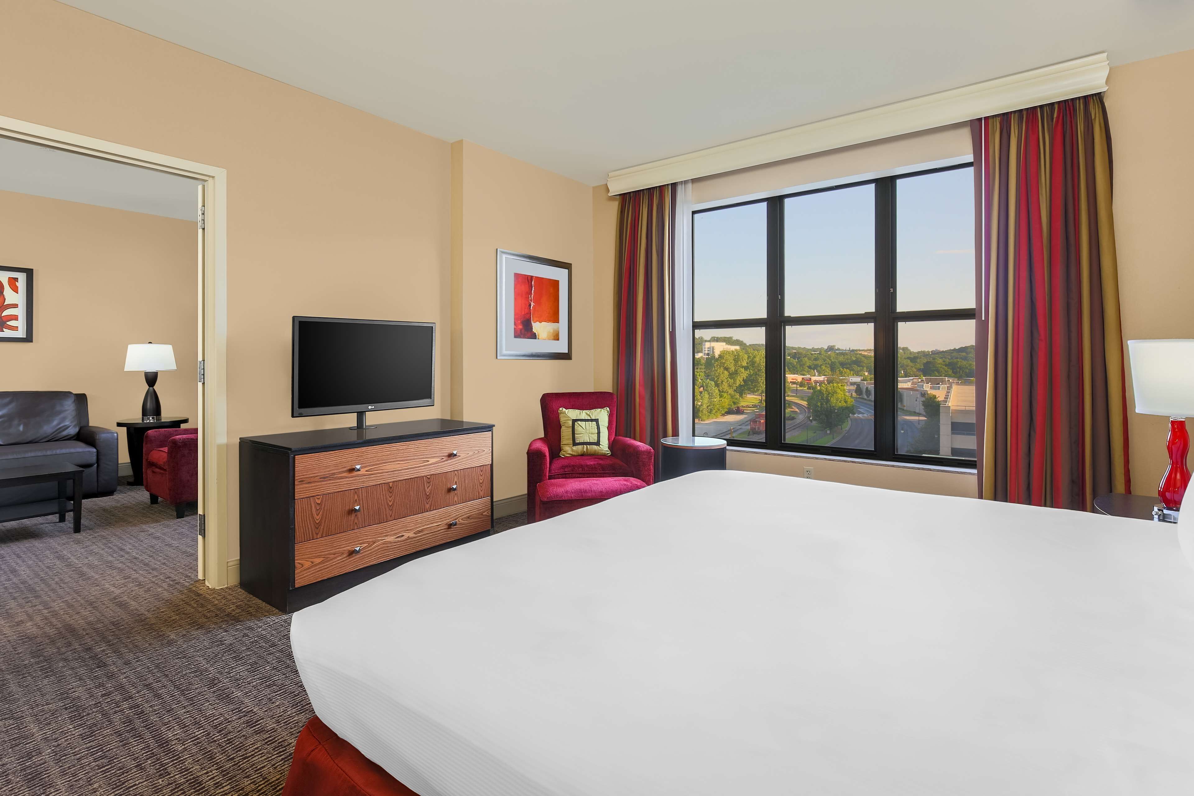 Premium bedding, pillowtop beds, in-room safe, blackout drapes