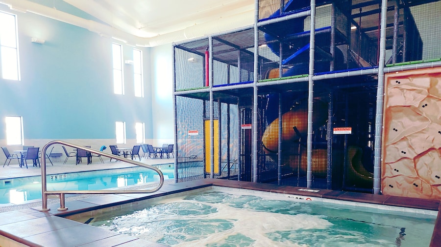 Holiday Inn Express & Suites Brandon by IHG