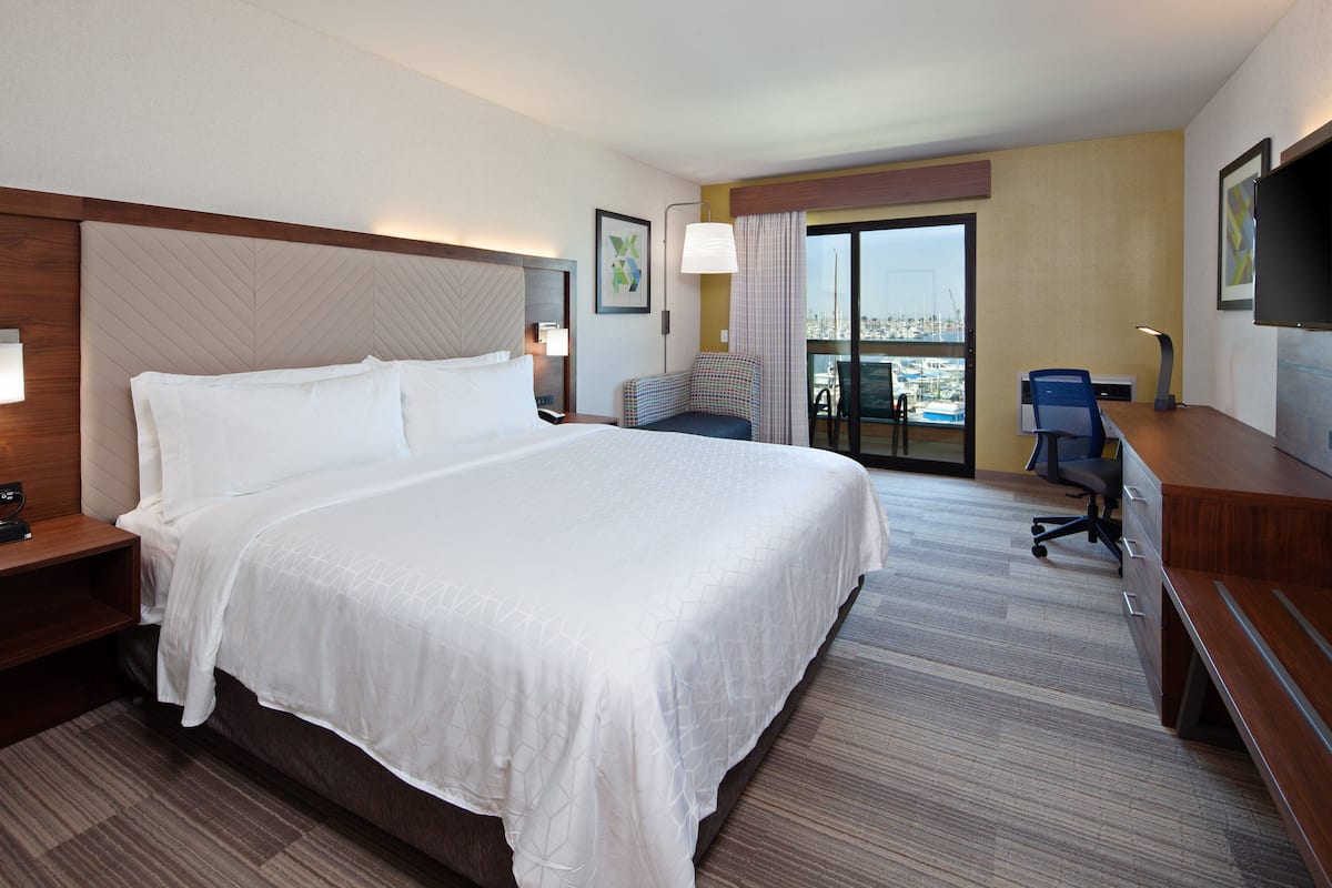 1 bedroom, in-room safe, individually furnished, desk
