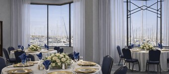 Holiday Inn Express Hotel & Suites Ventura by IHG