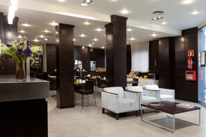 ฝ่ายต้อนรับ