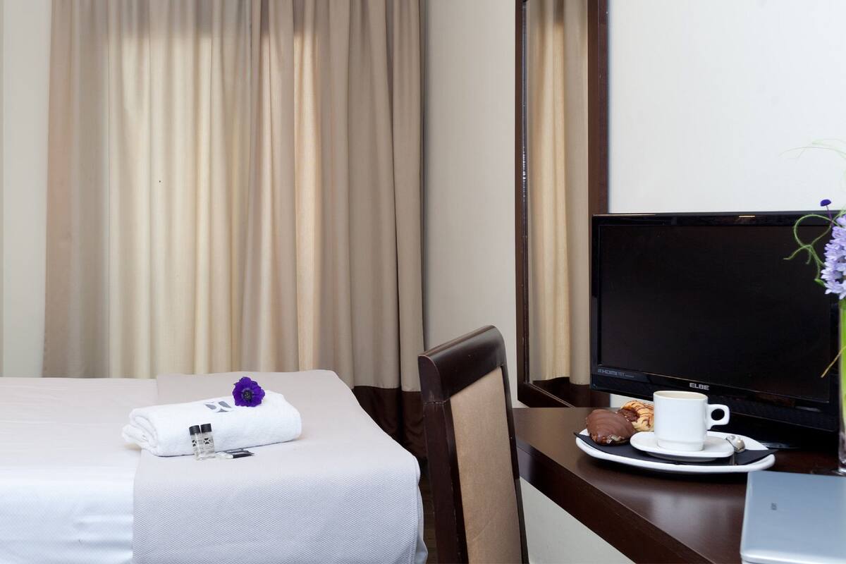 In-room safe, desk, blackout drapes, soundproofing