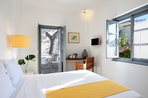 Standard Room | Egyptian cotton sheets, premium bedding, down comforters - Orloff Resort (Spetses)
