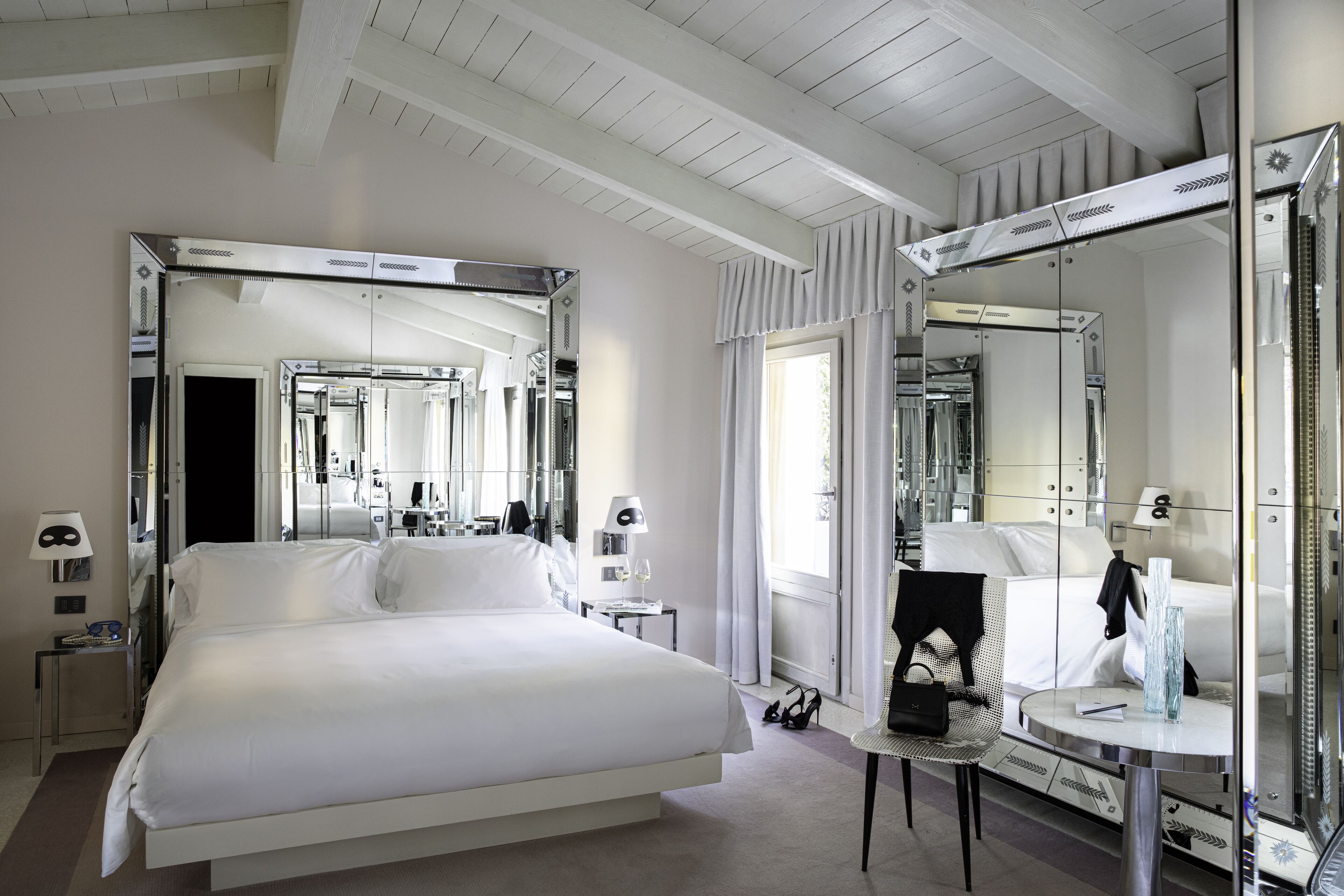 deluxe room, terrace | down duvets, minibar, in-room safe, blackout curtains