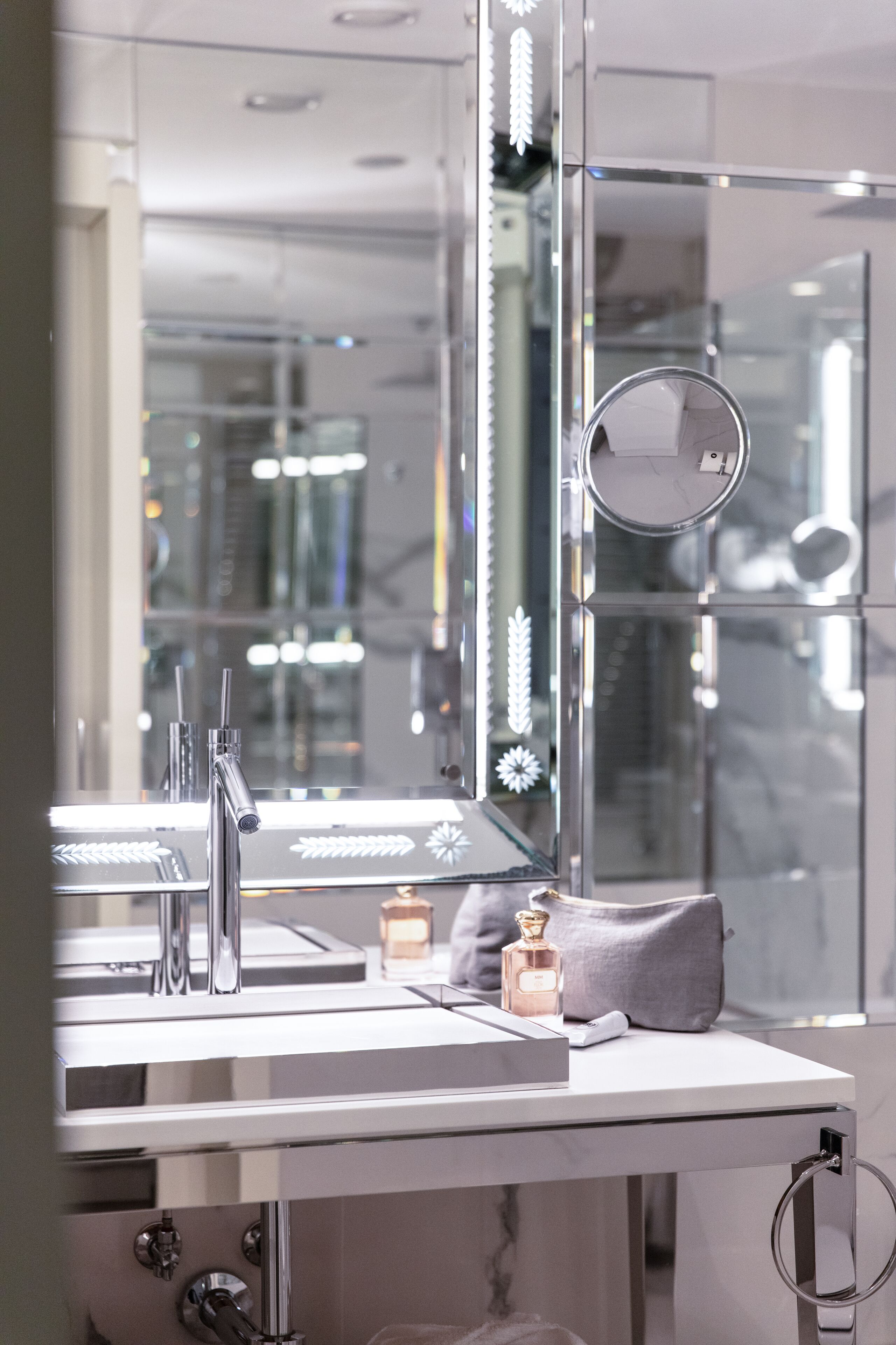 superior room | bathroom | hair dryer, bathrobes, slippers, bidet