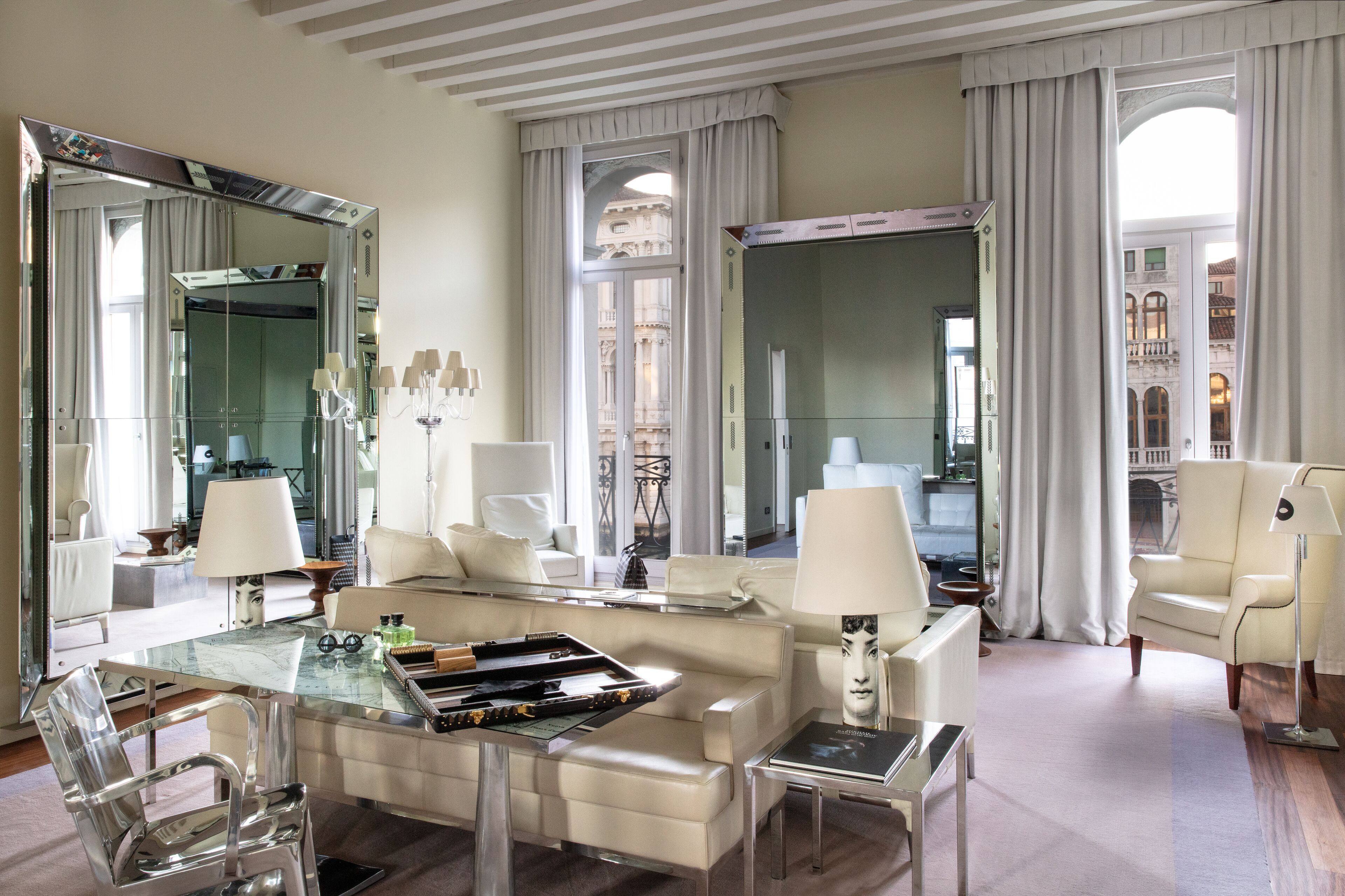 Suite – signature (Grand Canal) | Dundyner, minibar, safe på rommet og blendingsgardiner