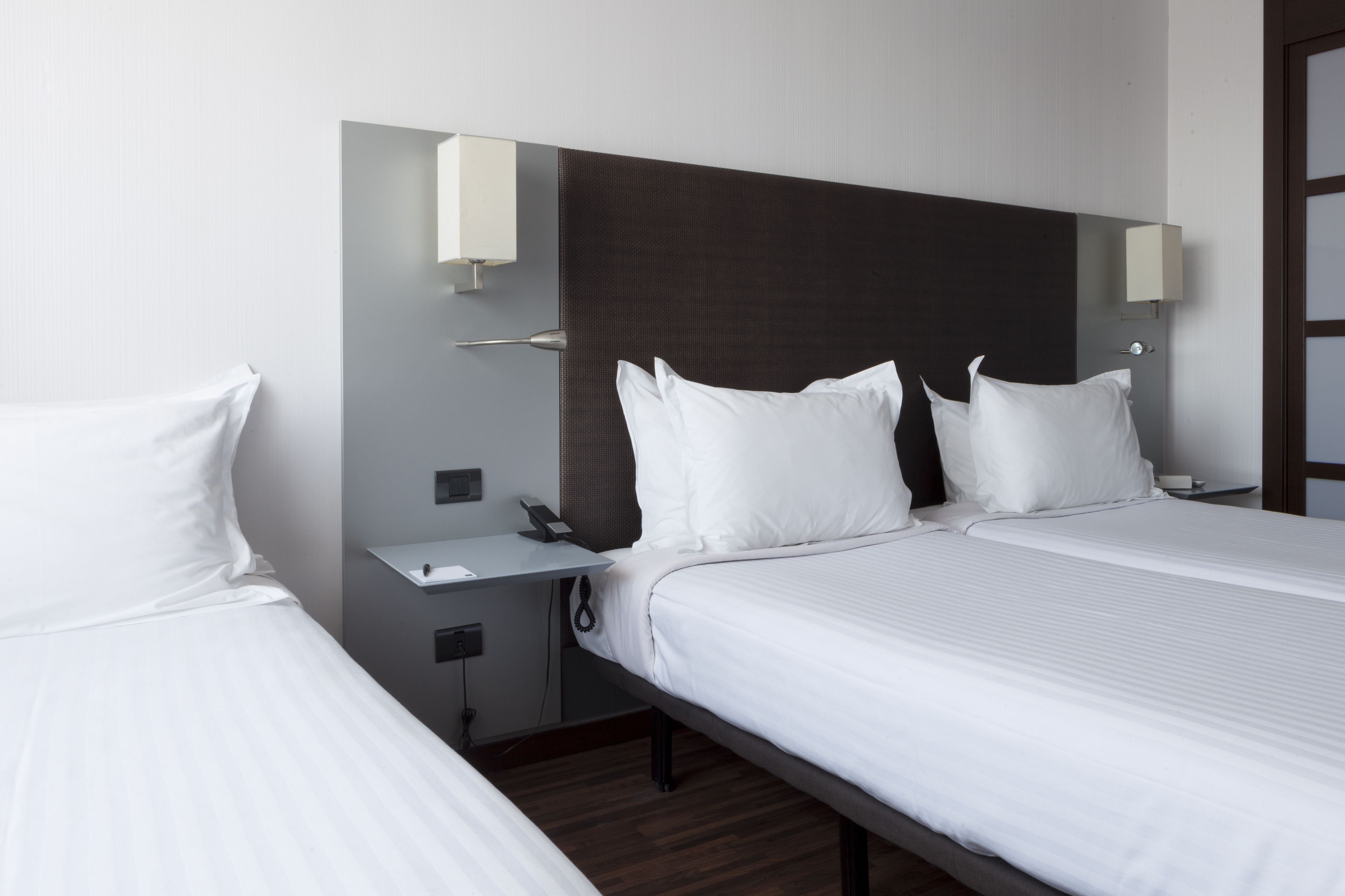 in-room safe, desk, laptop workspace, blackout curtains