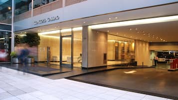 Pintu masuk properti