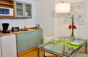 In-room safe, desk, free cribs/infant beds, free WiFi - Concord Callao by Recoleta Apartments (Buenos Aires)