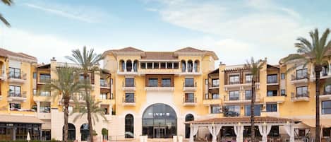 Indoor pool, outdoor pool, sun loungers