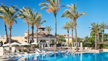 Indoor pool, outdoor pool, sun loungers