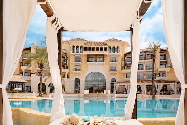 Indoor pool, outdoor pool, sun loungers