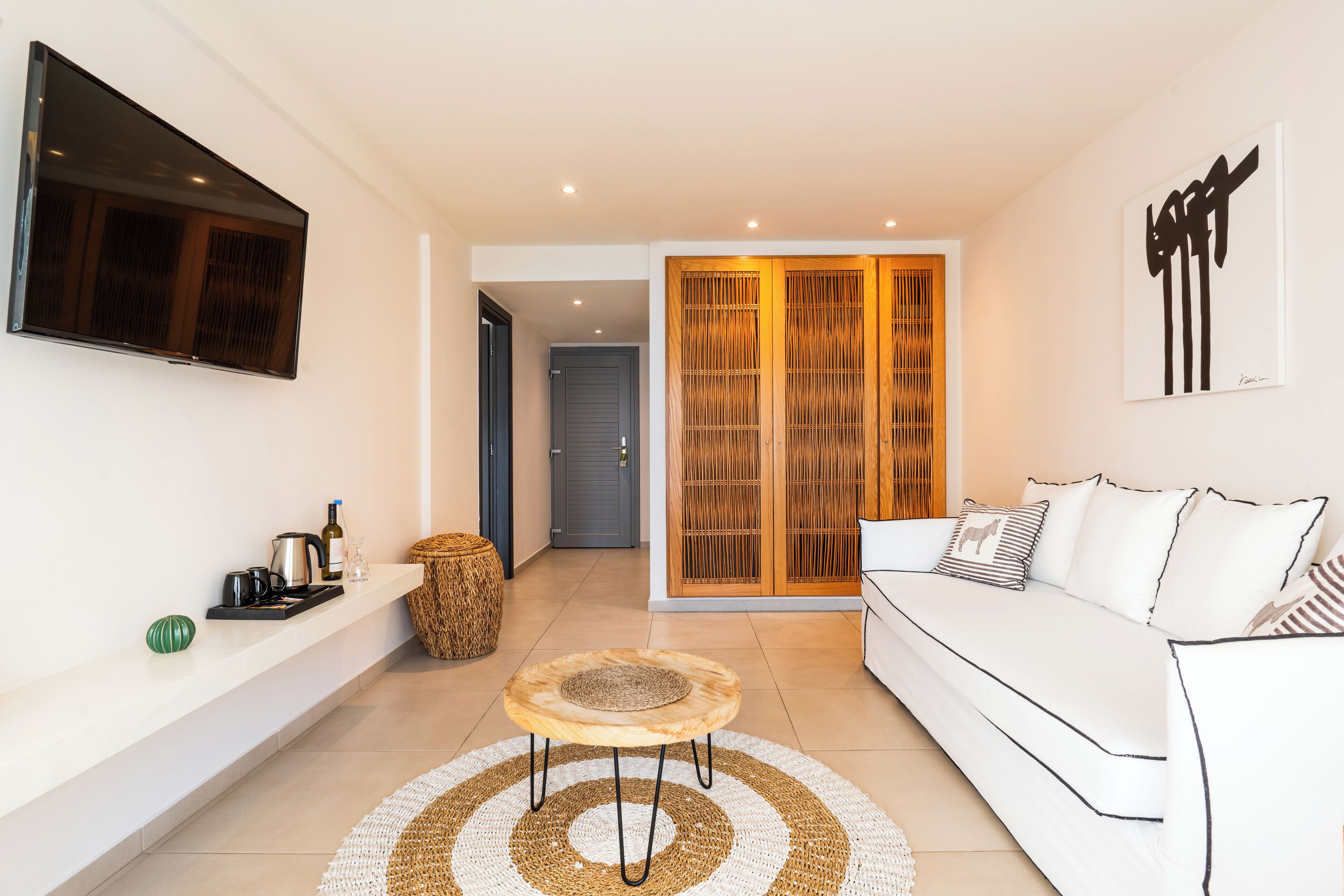 premium bungalow suite with garden view | 1 bedroom, pillow-top beds, in-room safe, desk