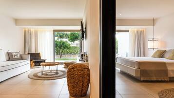 Premium Bungalow Suite with Garden View | 1 多间卧室、加厚床垫、客房内保险箱、办公桌