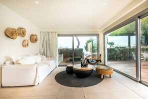 Beachfront Two Bedroom Villa Danai with Private Pool | Pillow-top beds, in-room safe, desk, blackout curtains - Amaronda Resort & Spa (Eretria)