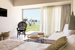 Premium Beachfront Bungalow | Pillowtop beds, in-room safe, desk, blackout drapes - Amaronda Resort & Spa (Eretria)
