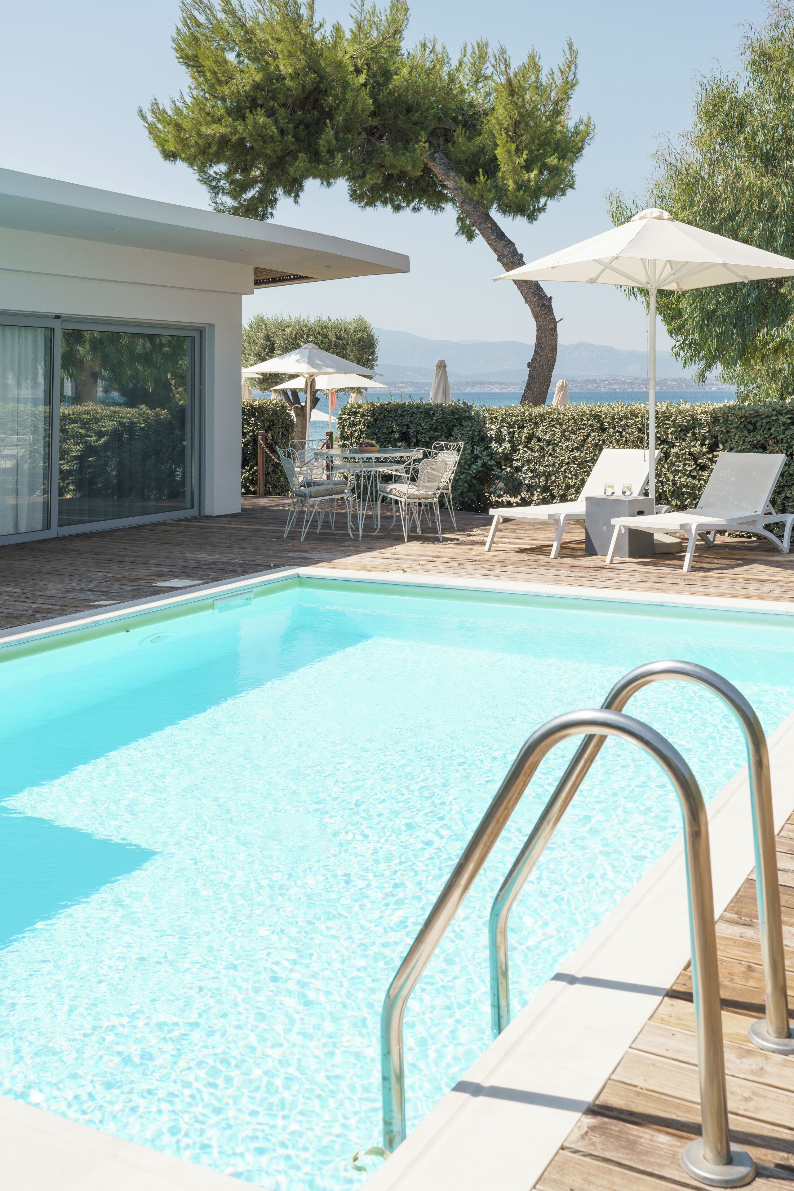 حمام سباحة خاص