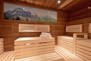 Un sauna, una bañera de hidromasaje, baño turco, tratamientos corporales