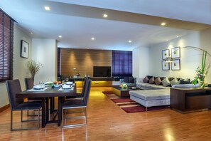 Apartment, 3 Bedrooms | Living area