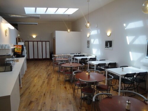 Domus Guesthouse - Hostel