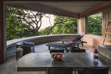 Studio | Living area