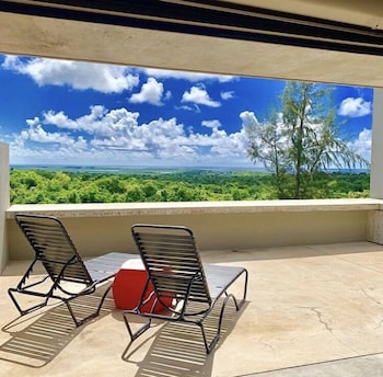 1 bedroom, Frette Italian sheets, premium bedding at Hix Island House